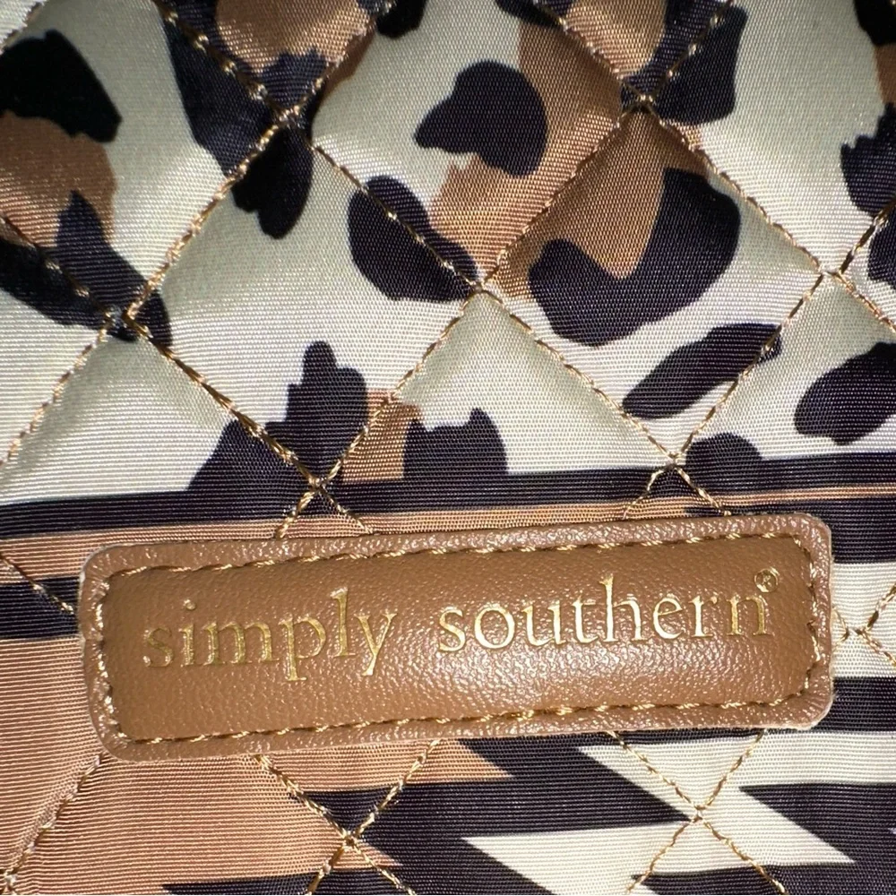 NWT Simply Southern Quilted Phone Wallet in Aztec Print